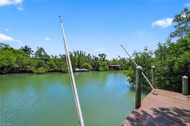 6120 Henderson Rd, Sanibel, Florida 33957