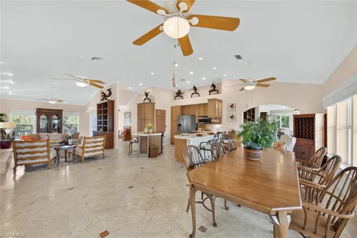 6120 Henderson Rd, Sanibel, Florida 33957