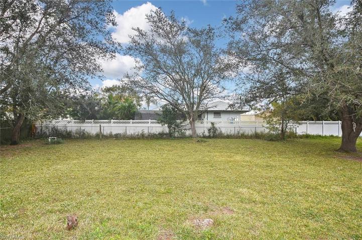 3208  12th W ST, LEHIGH ACRES, FL 33971