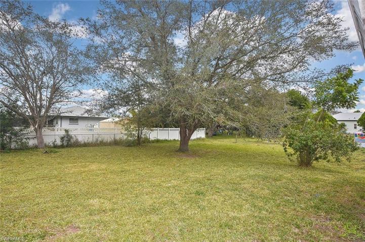 3208  12th W ST, LEHIGH ACRES, FL 33971