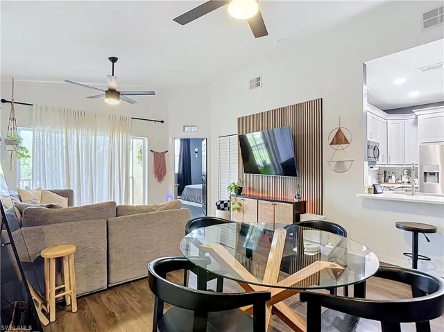 4241 Bellasol Cir 1923, Fort Myers, Florida 33916