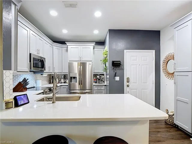 4241 Bellasol Cir 1923, Fort Myers, Florida 33916