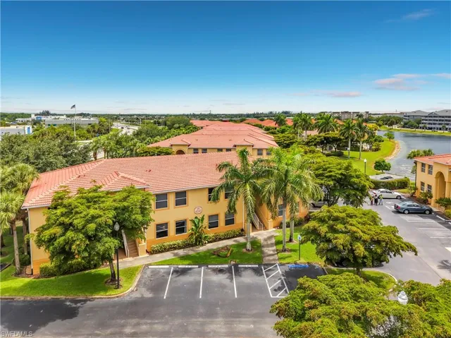 4241 Bellasol Cir 1923, Fort Myers, Florida 33916