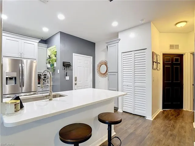 4241 Bellasol Cir 1923, Fort Myers, Florida 33916
