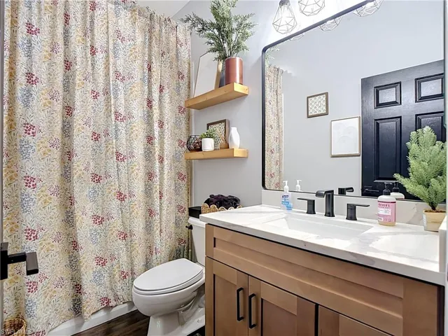4241 Bellasol Cir 1923, Fort Myers, Florida 33916