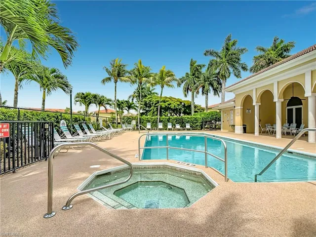 4241 Bellasol Cir 1923, Fort Myers, Florida 33916