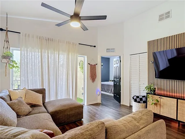 4241 Bellasol Cir 1923, Fort Myers, Florida 33916