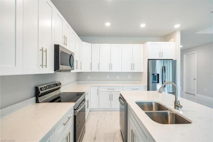 12086  Maiden  LN, Bonita Springs, FL 34135