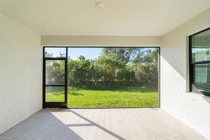 12086  Maiden  LN, Bonita Springs, FL 34135