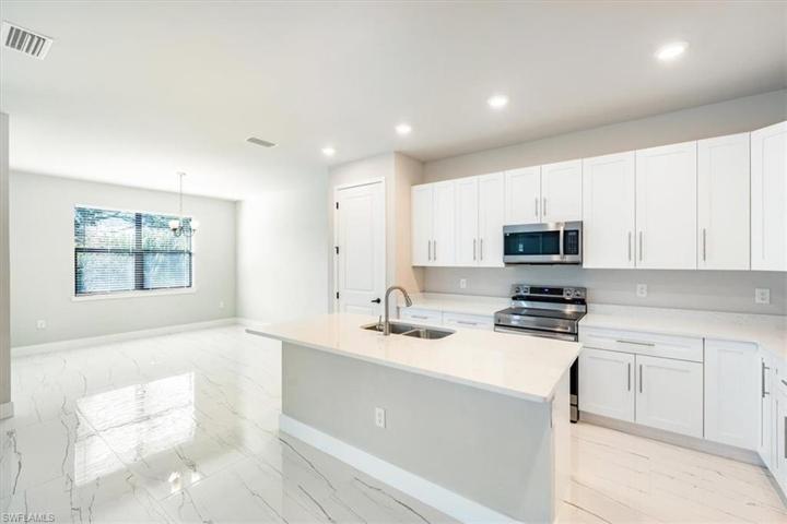 12086  Maiden  LN, Bonita Springs, FL 34135