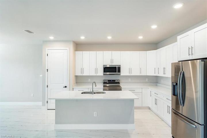 12086  Maiden  LN, Bonita Springs, FL 34135