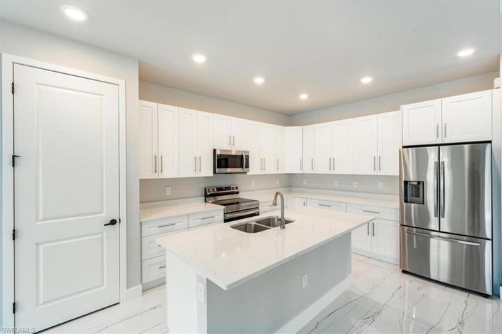 12086  Maiden  LN, Bonita Springs, FL 34135