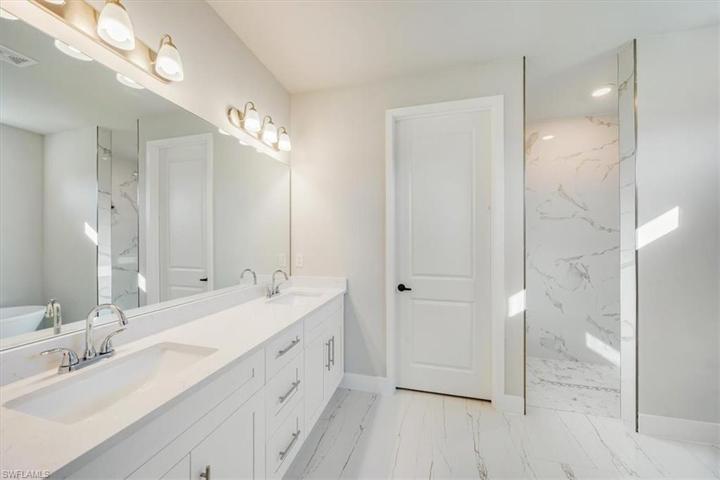12086  Maiden  LN, Bonita Springs, FL 34135