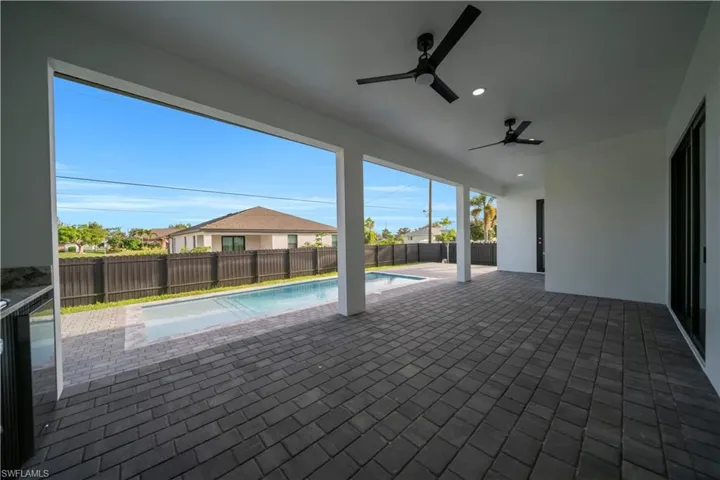 30 NE 11th  LN, Cape Coral, FL 33909