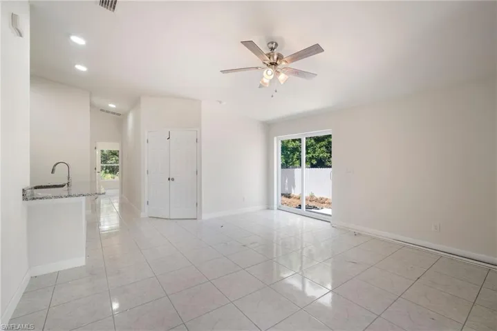 3207  28th SW ST, Lehigh Acres, FL 33976
