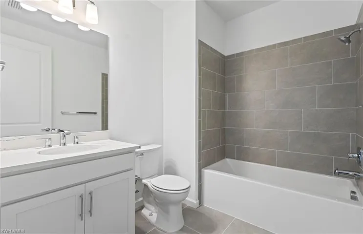 Photos are of actual home interior.