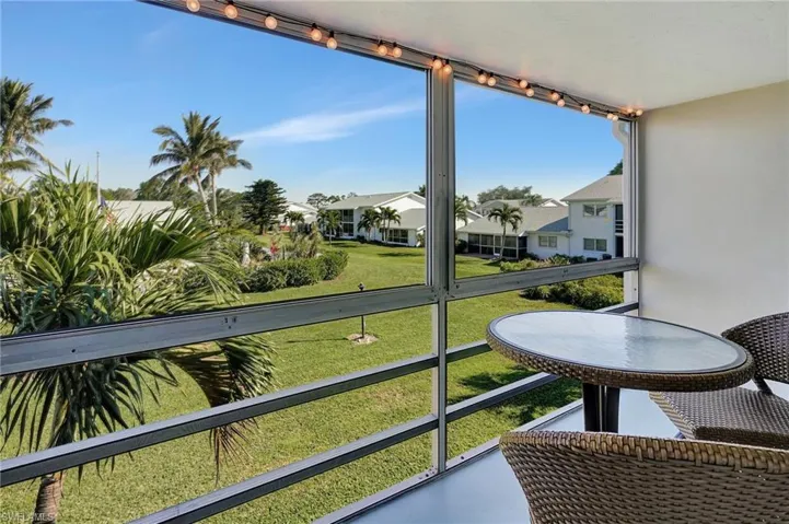 Ambient lighting is dimmable and adds a sense of luxury to dining al fresco. THIS IS THE BEST VIEW @ this PRICE POINT!