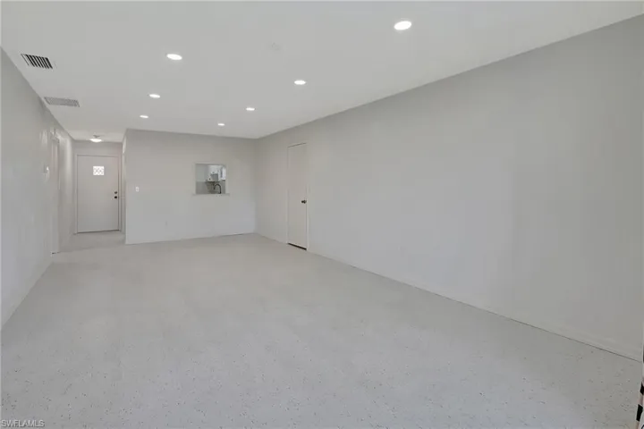 Looking at the front door - from the lanai