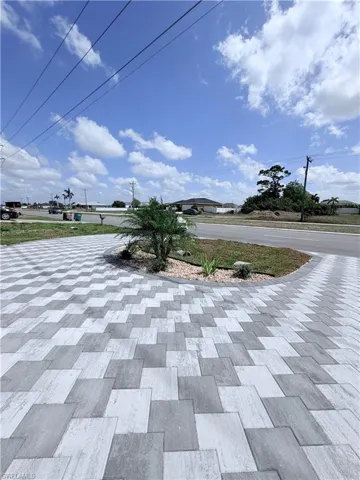 922  santa barbara N BLVD, Cape Coral, FL 33993