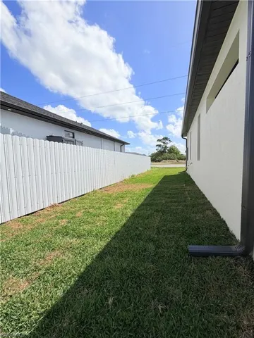 922  santa barbara N BLVD, Cape Coral, FL 33993