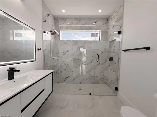 922  santa barbara N BLVD, Cape Coral, FL 33993