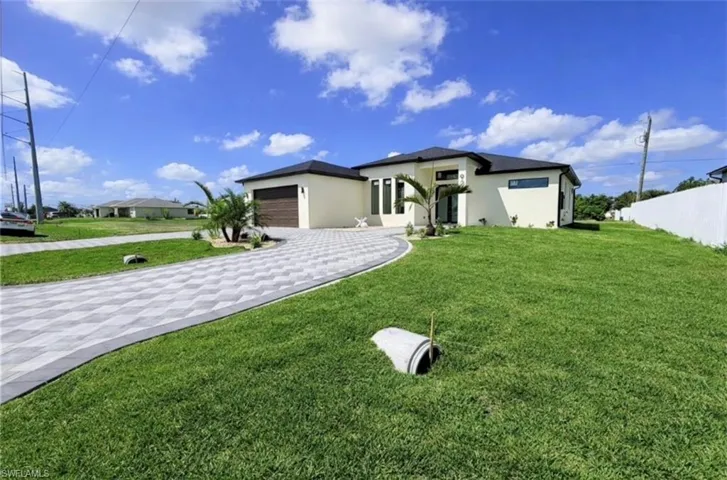 922  santa barbara N BLVD, Cape Coral, FL 33993
