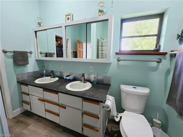 1102 Dolphin Lane, Moore Haven, FL  33471 in Turkey Creek (Ortona) on the Intercoastal