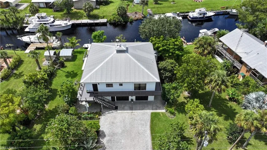1102 Dolphin Lane, Moore Haven, FL  33471 in Turkey Creek (Ortona) on the Intercoastal