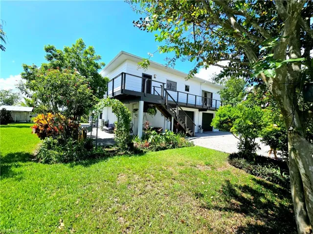 1102 Dolphin Lane, Moore Haven, FL  33471 in Turkey Creek (Ortona) on the Intercoastal