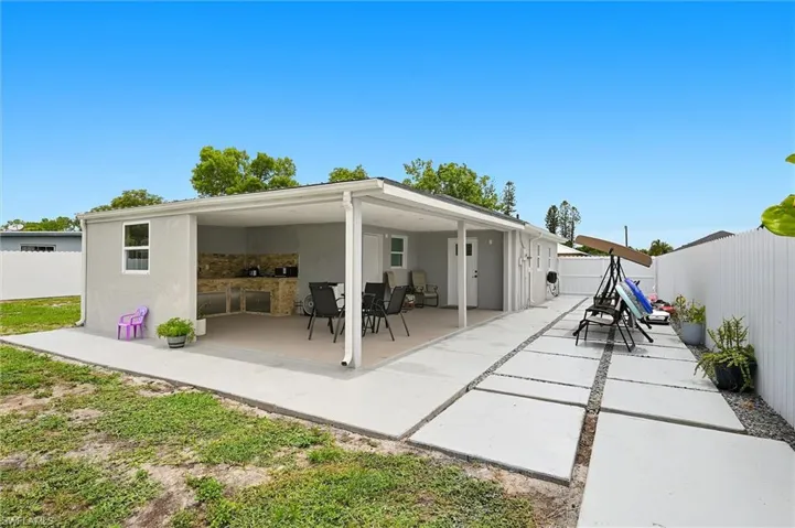 1776 Glenway Ct, Fort Myers, Florida 33916