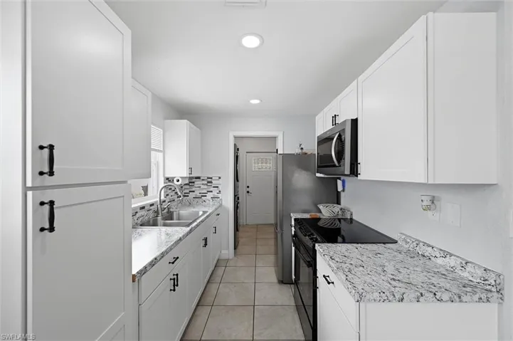 1776 Glenway Ct, Fort Myers, Florida 33916