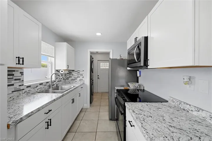 1776 Glenway Ct, Fort Myers, Florida 33916