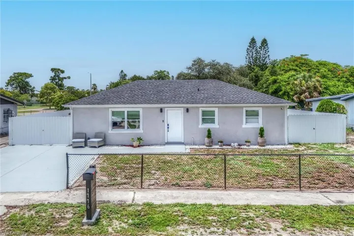 1776 Glenway Ct, Fort Myers, Florida 33916