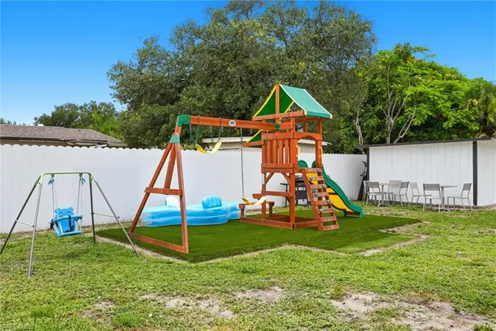 1776 Glenway Ct, Fort Myers, Florida 33916