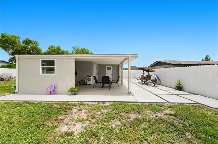 1776 Glenway Ct, Fort Myers, Florida 33916