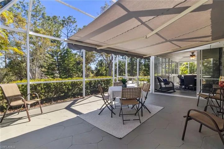Screen Enclosure with Retractable Awning