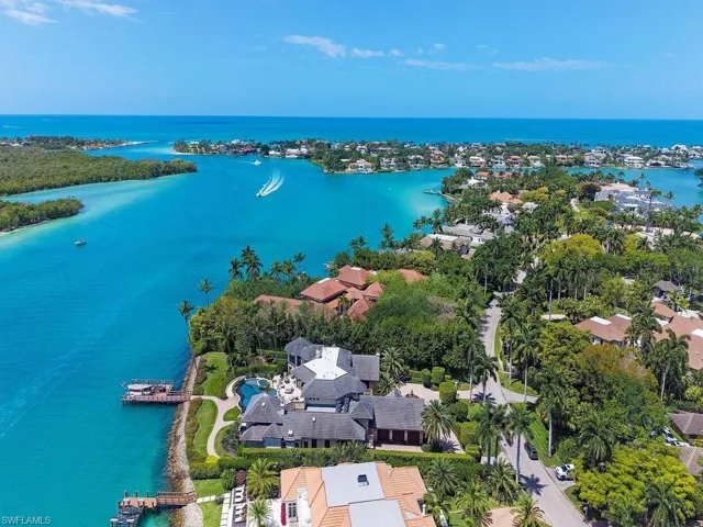840 Admiralty Parade E, Naples, Florida 34102