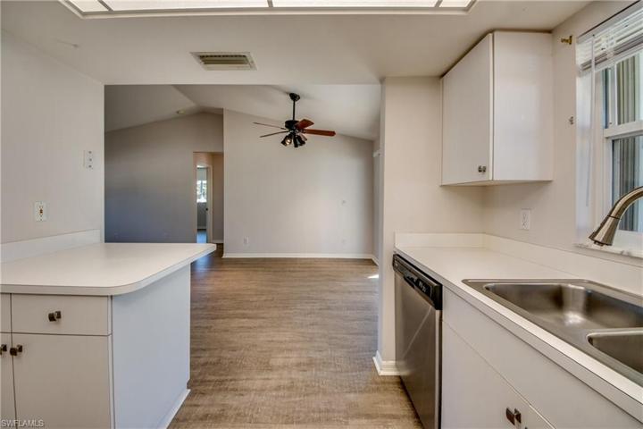 1724 SE 1st ST, CAPE CORAL FL 33990