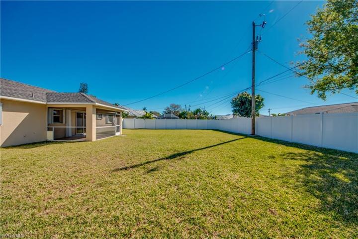 1724 SE 1st ST, CAPE CORAL FL 33990