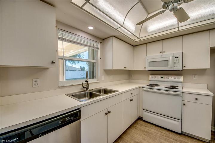 1724 SE 1st ST, CAPE CORAL FL 33990
