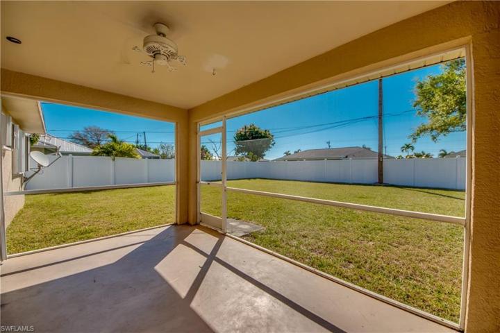 1724 SE 1st ST, CAPE CORAL FL 33990