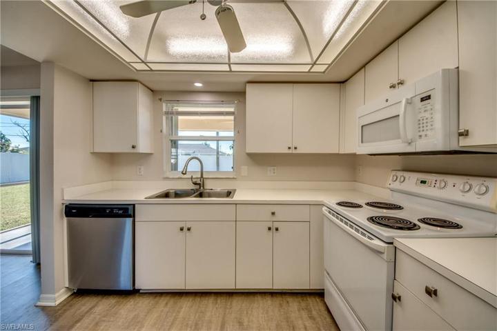 1724 SE 1st ST, CAPE CORAL FL 33990