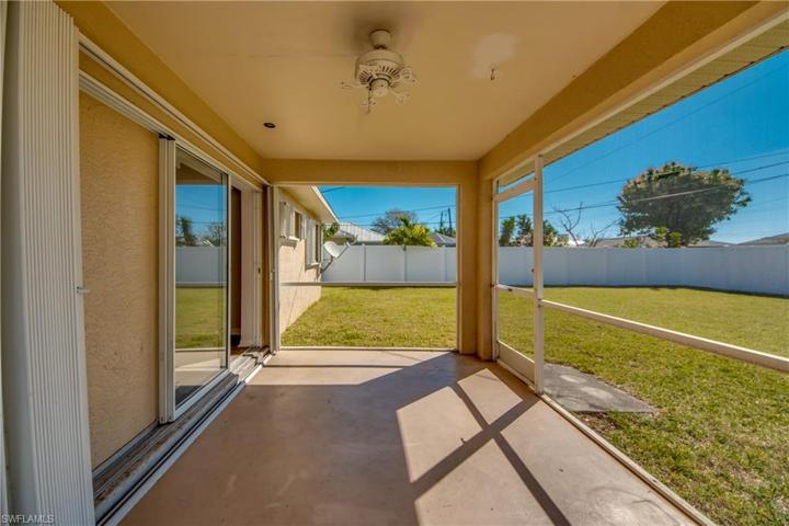 1724 SE 1st ST, CAPE CORAL FL 33990