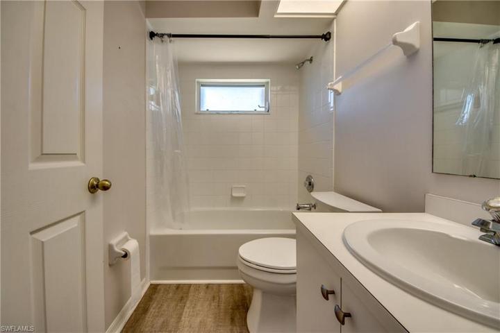 1724 SE 1st ST, CAPE CORAL FL 33990