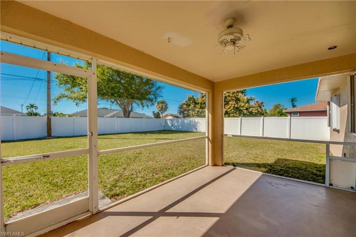1724 SE 1st ST, CAPE CORAL FL 33990