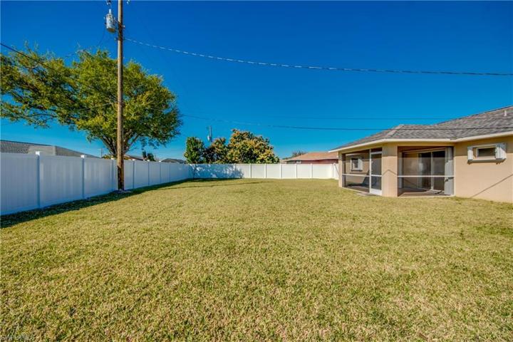 1724 SE 1st ST, CAPE CORAL FL 33990