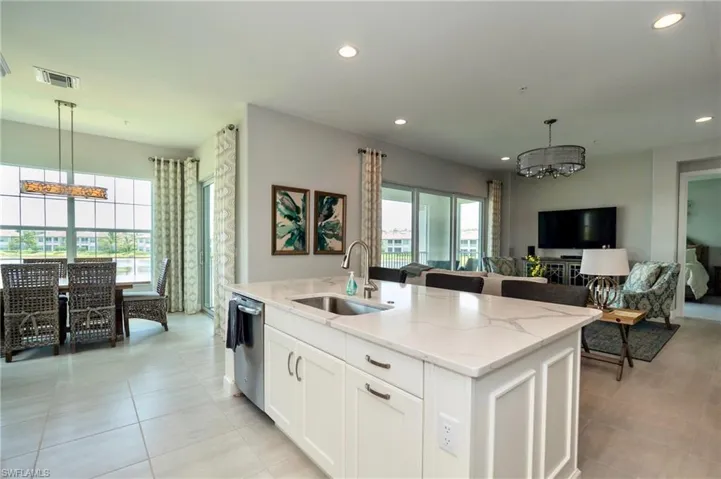 8008  Signature Club Cir  , Naples, FL 34113
