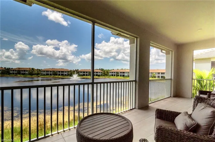 8008  Signature Club Cir  , Naples, FL 34113