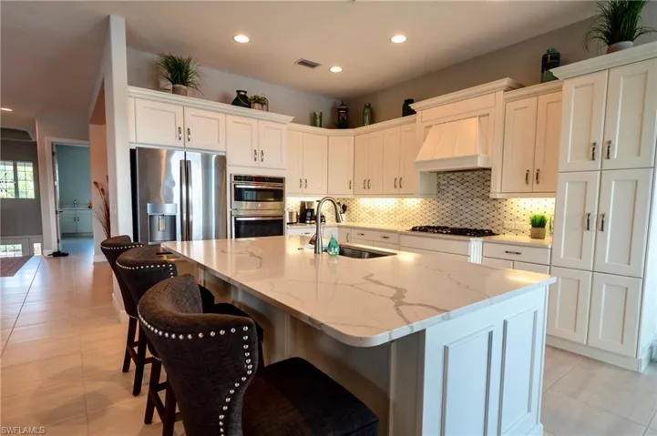 8008  Signature Club Cir  , Naples, FL 34113