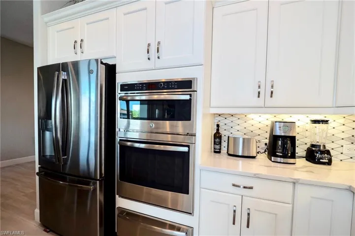8008  Signature Club Cir  , Naples, FL 34113